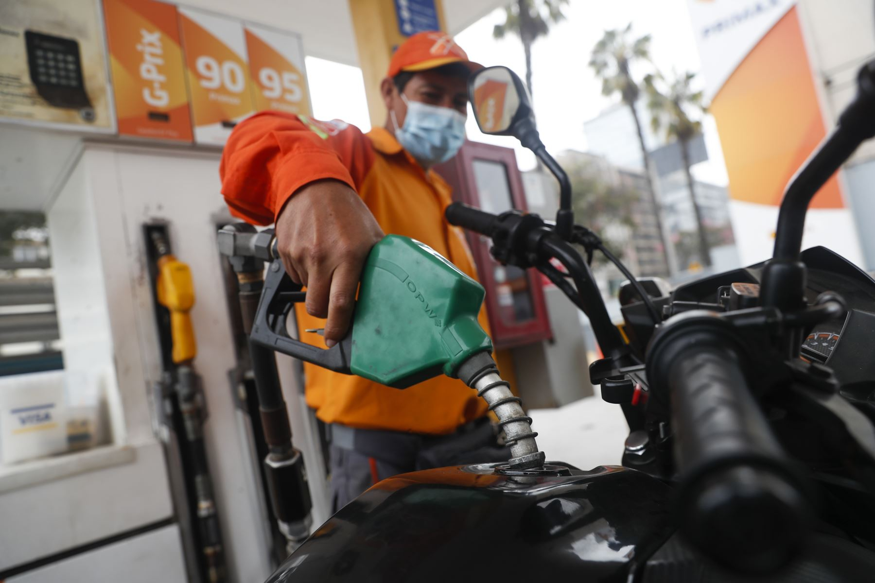 Fuels: reference prices increased by up to S/1.75 per gallon in the last 6 months