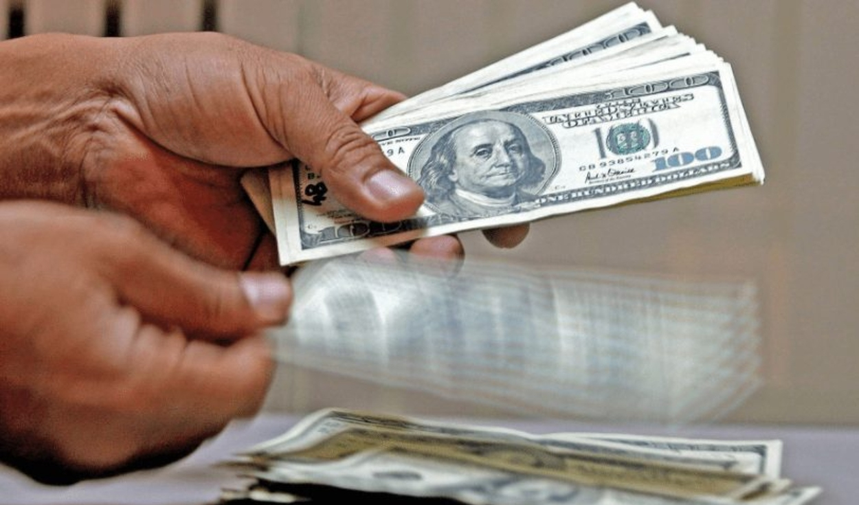 Price of the dollar begins to decline and is trading at S/3.8290 this Tuesday, October 10