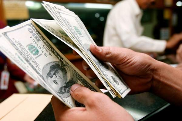 Price of the dollar starts rising and stands at S/3.8395 this Thursday, October 12