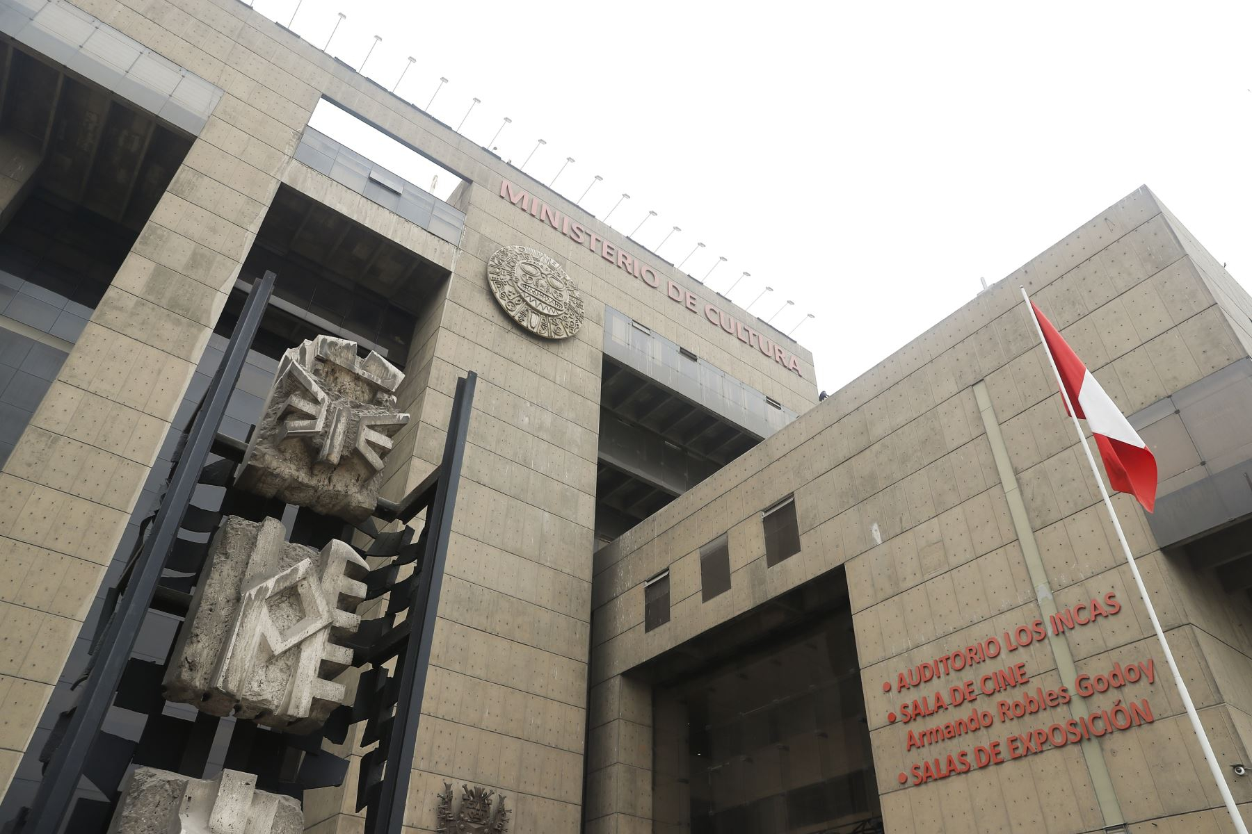 They call for a sit-in at the Ministry of Culture for next Friday, October 24