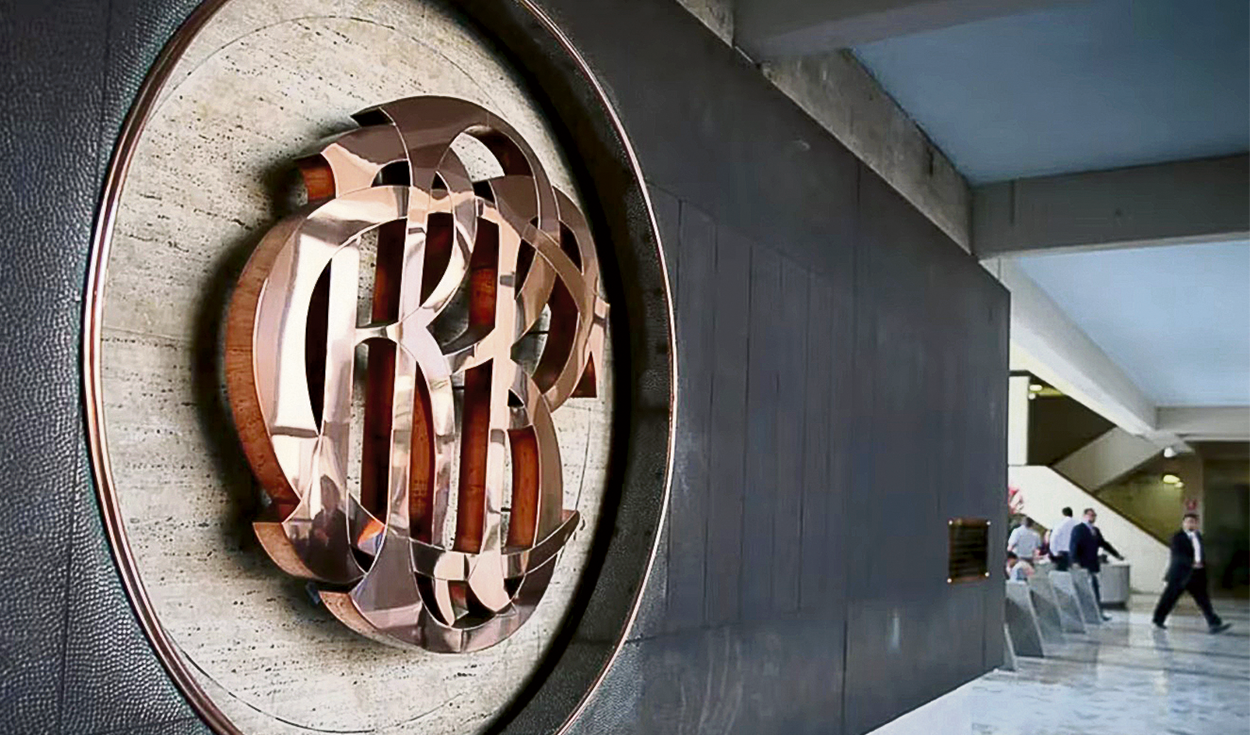 They urge the BCRP to further reduce the reference interest rate