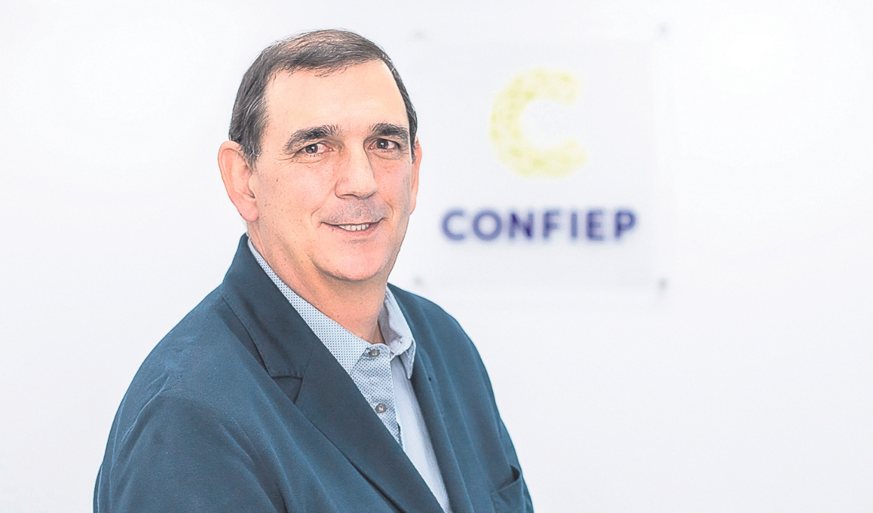 Alfonso Bustamante: “Political instability prevents private investment from growing in Peru”