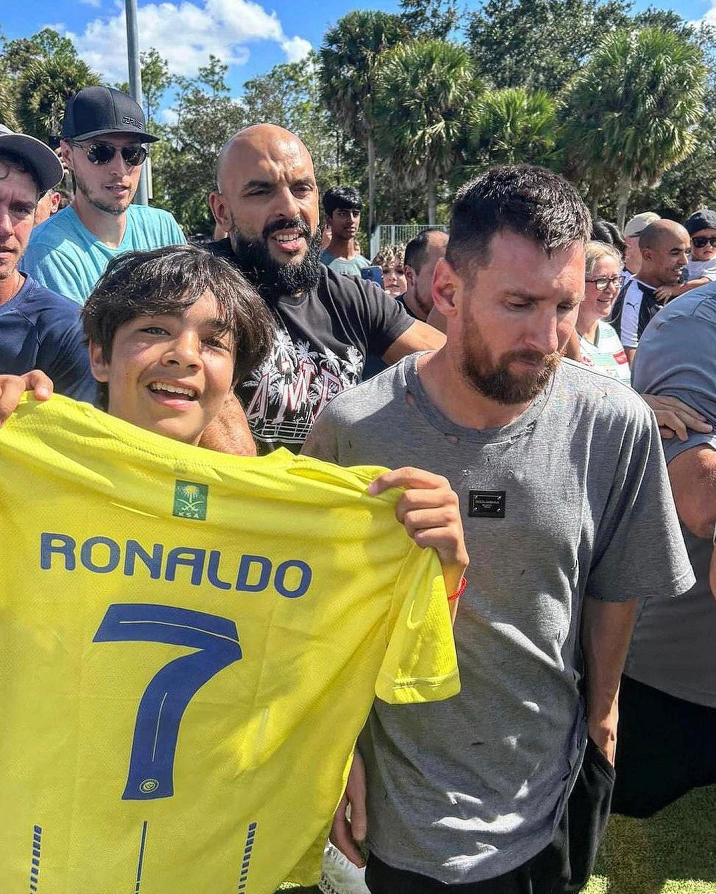 Lionel Messi: la inédita reacción de la 'Pulga' al ver a un niño que posó  con él con la camiseta de Cristiano Ronaldo, Deportes
