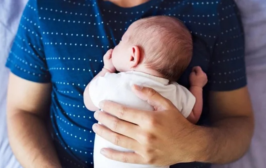 Bill to increase days of paternity leave advances in Congress