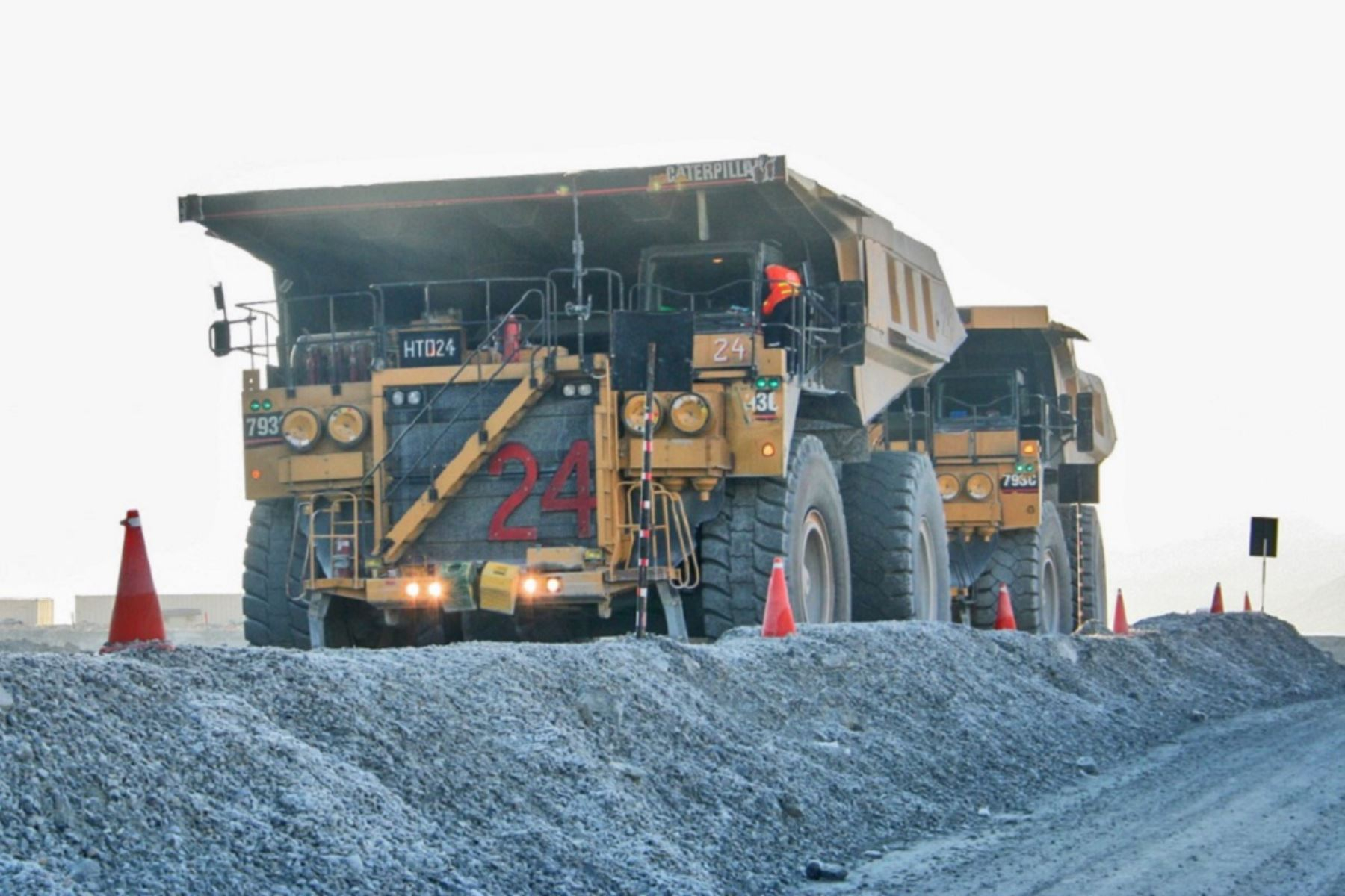 World silver production would fall 2% due to lower production in Mexico and Peru in 2023
