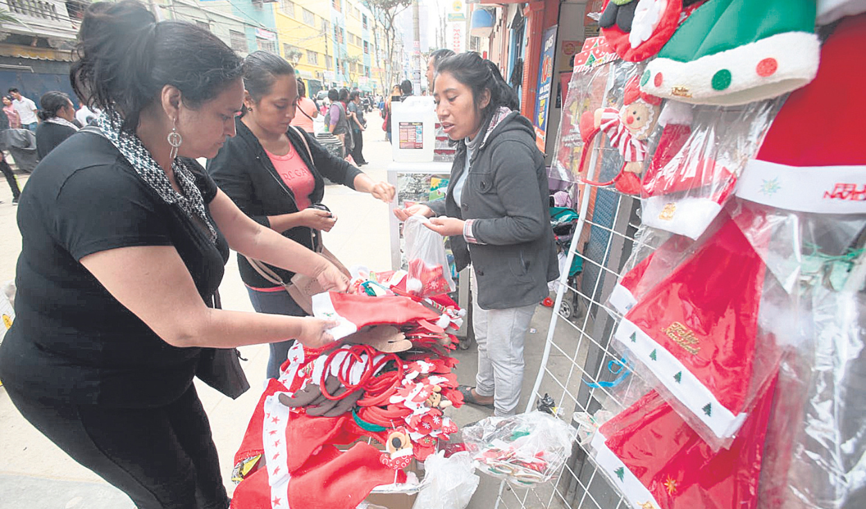 Christmas and New Year sales would decline by around 30%