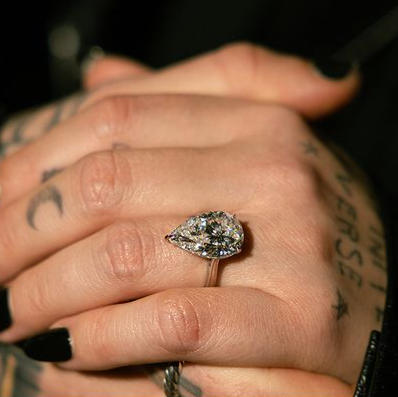 Demi Lovato is getting married!  This is the luxurious ring with which she got engaged to Jordan Lutes