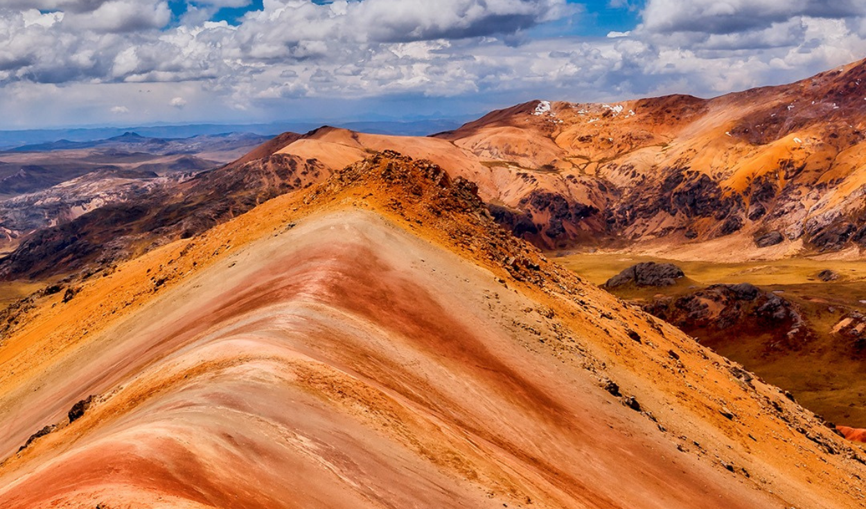 ¡Ya no necesitas ir a Cusco! Conoce como ir a Yarucochas, la montaña de colores de Lima