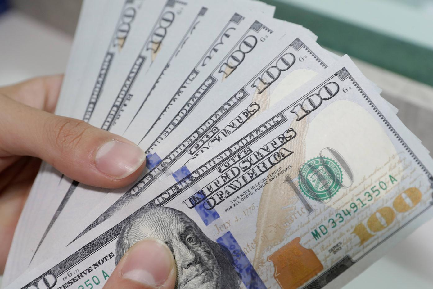 Dollar closes second consecutive day lower: how much was it quoted this Tuesday, December 19?