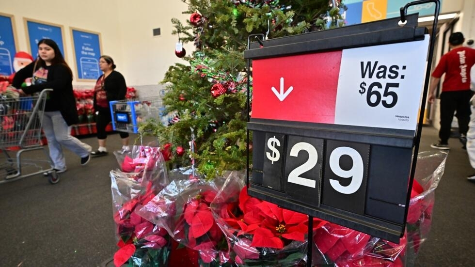 Inflation in the United States fell below 3% again for November