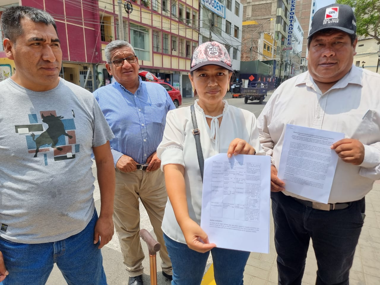 Mypes ask for the departure of Minister Alex Contreras for negligence and “taking the country into recession”