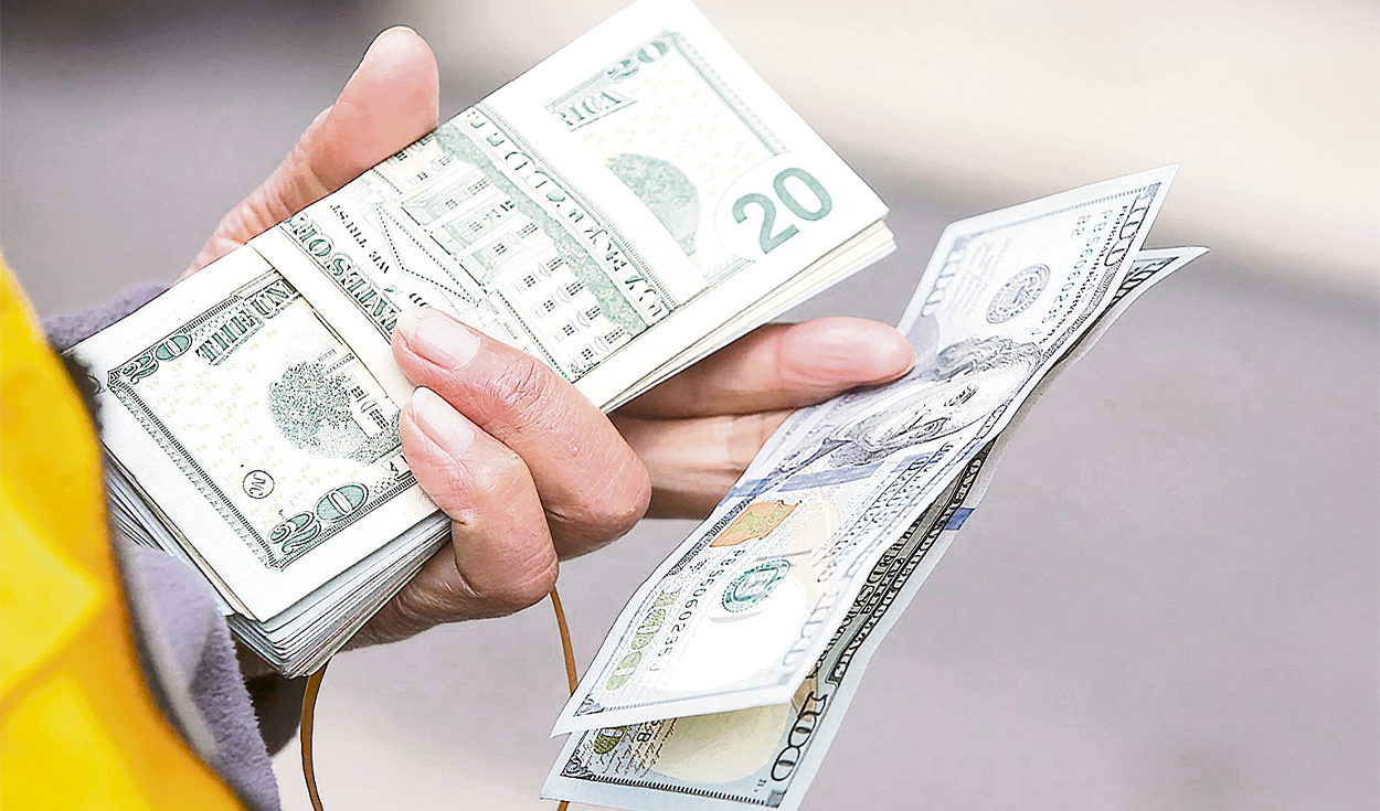 Economic analysts now expect the dollar to be at S/3.75