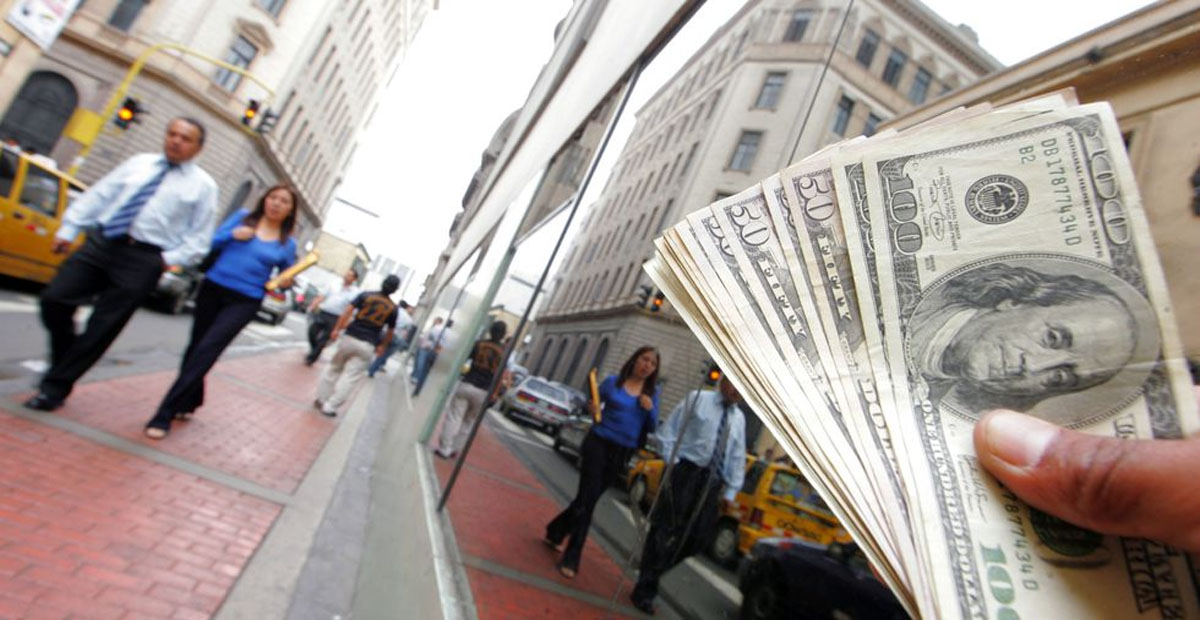 Dollar closes the day with a slight rise: how much is it trading at this Monday, February 12?