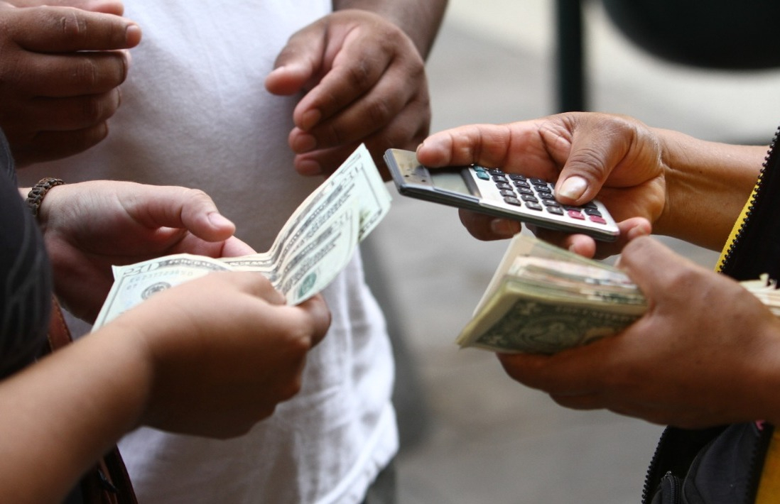 Dollar closes the day with a slight rise: how much is it trading at this Wednesday, February 28?