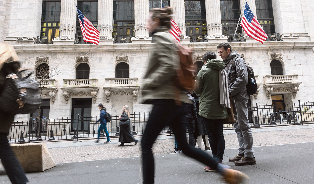 Fed keeps its rate at its highest level in 23 years