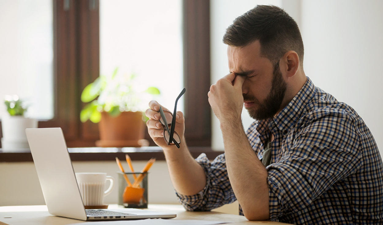 What does sick leave consist of in Peru and what are the exceptional cases to request it?
