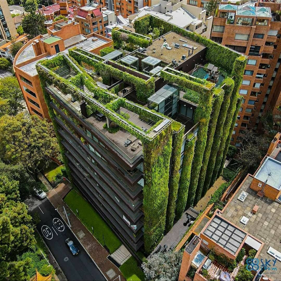 El edificio residencial Santalaia, en Bogotá, fue inaugurado en 2015. Foto: @skyzoomdrone/Instagram