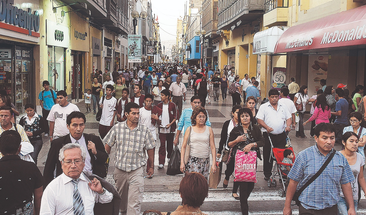 76% of Peruvians do not have enough money for the month