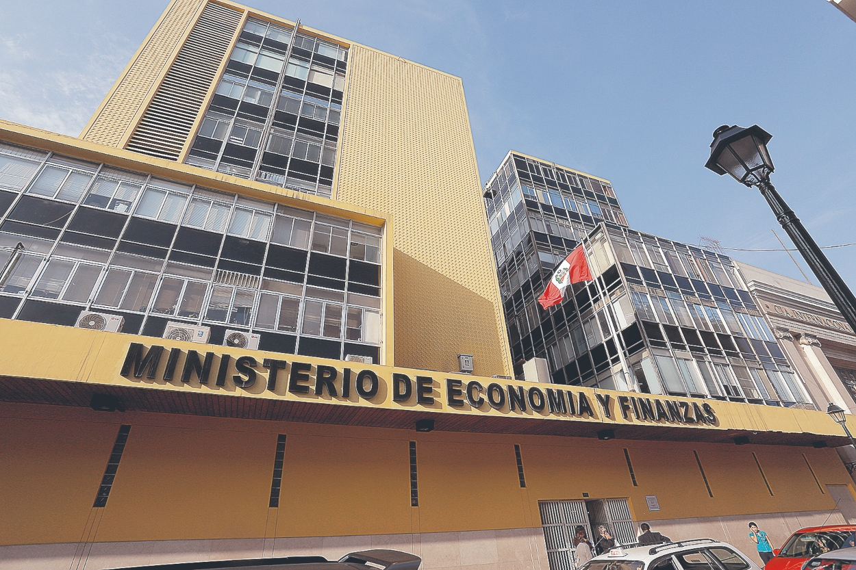MEF will increase public spending until 2028 due to low private investment