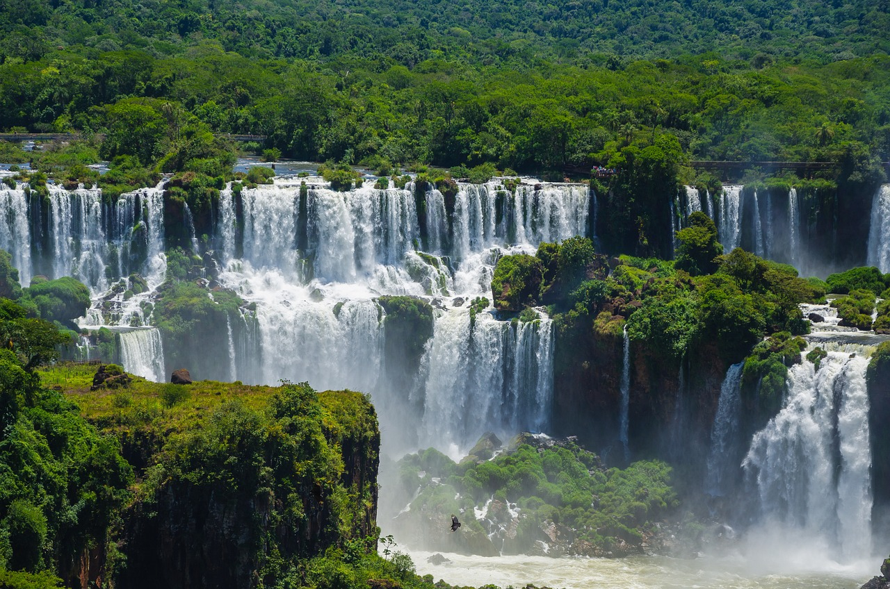 El increíble país de Latinoamérica que superó a Estados en el ranking de las 7 maravillas naturales en 2024