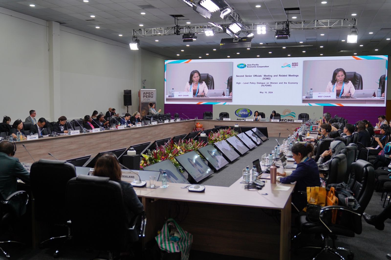 
                                 APEC: se firma declaración para empoderar económicamente a las mujeres de 21 países 
                            