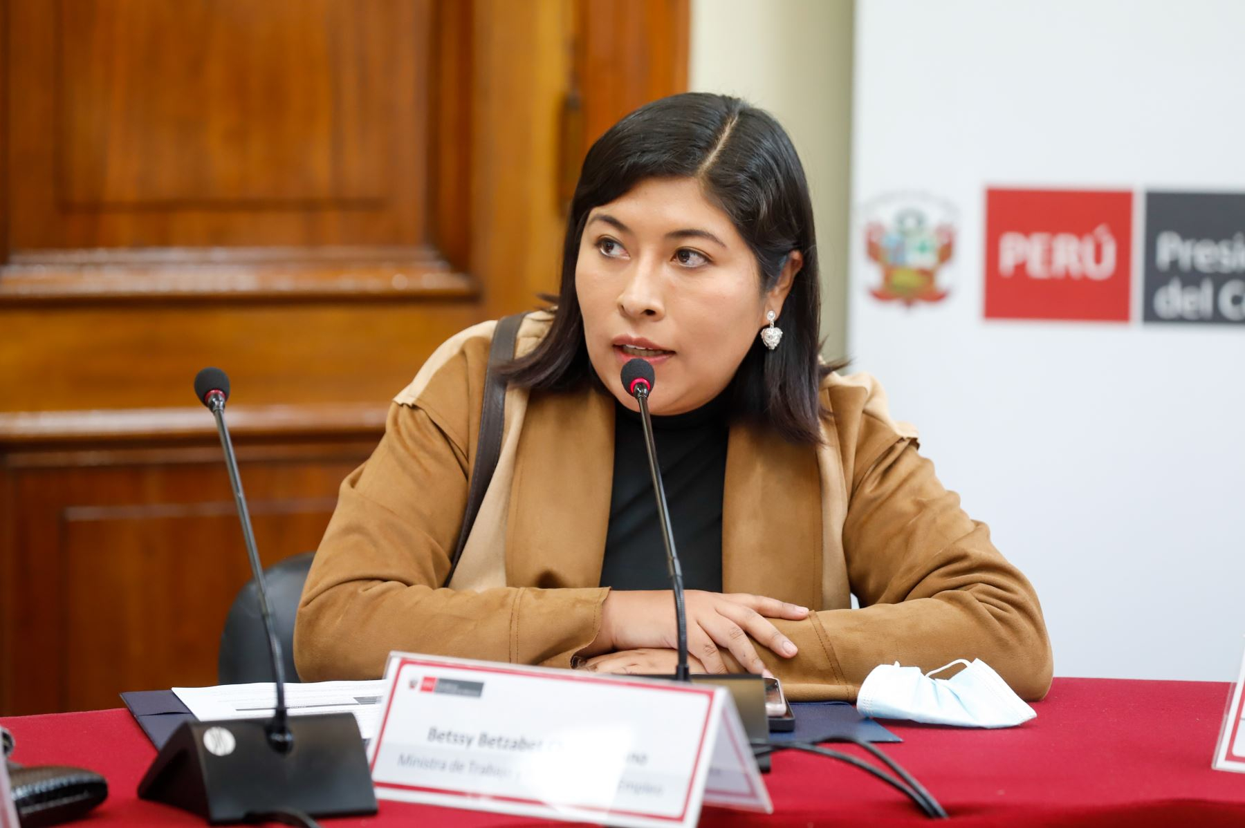 
                                 Poder Judicial confirma 18 meses de prisión preventiva contra Betssy Chávez por golpe de Estado 
                            