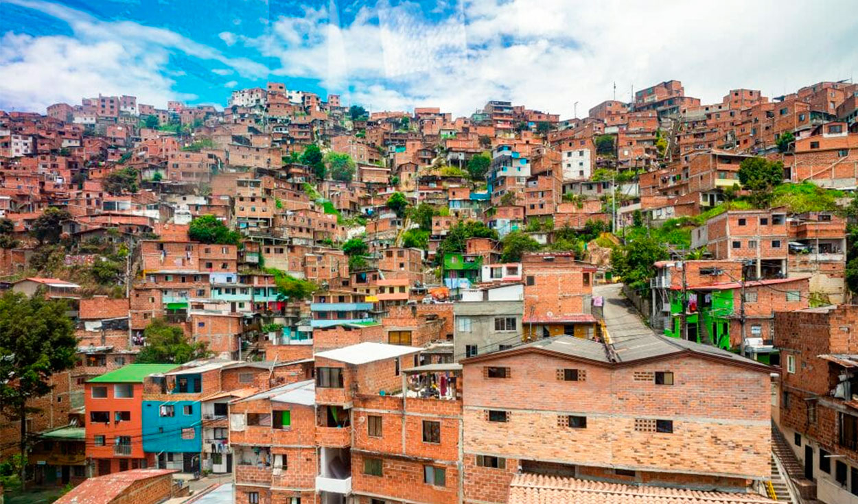 
                                 Un recorrido de Colombia entre los mejores del mundo: fue un barrio golpeado por el tráfico de drogas 
                            