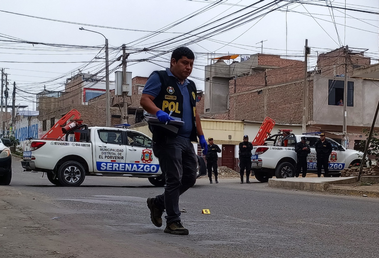 
                                 Trujillo: acribillan a exintegrante de la banda Los Pulpos en el distrito de El Porvenir 
                            