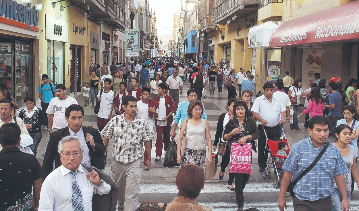CCL: More than half of the middle class is informal