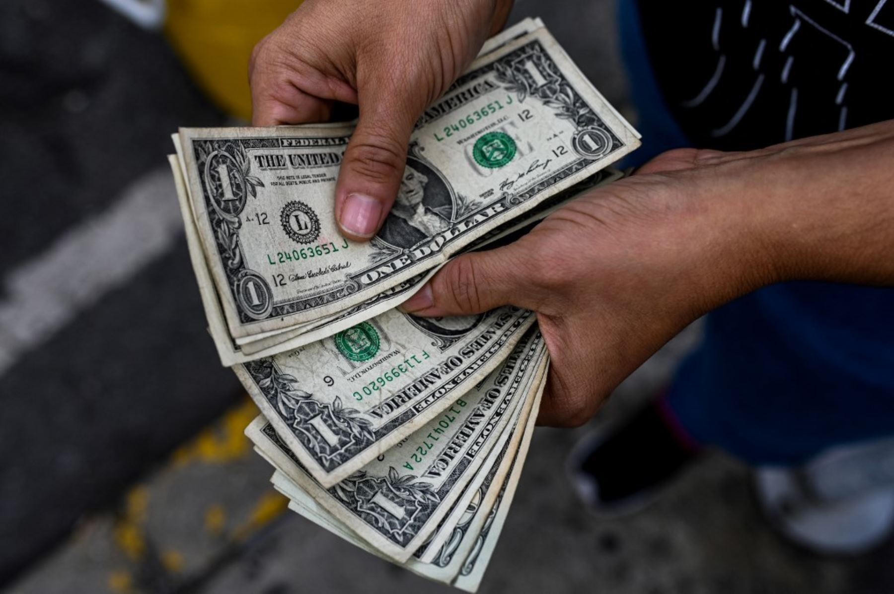 Dollar starts rising with S/3.7769 this Thursday, June 13