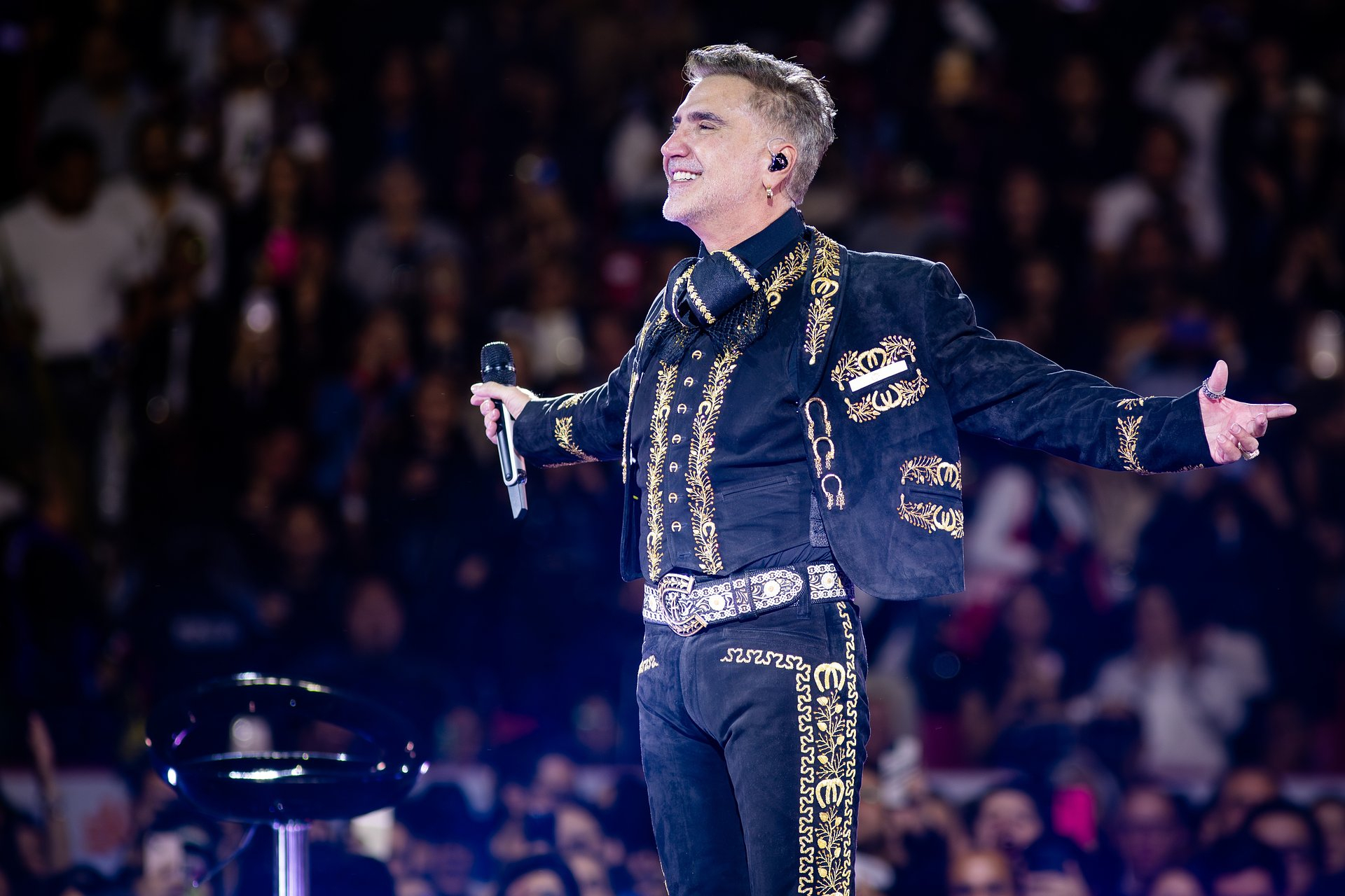 
                                 Alejandro Fernández extiende su gira en homenaje a su padre Vicente Fernández: entérate cómo conseguir boletos 
                            