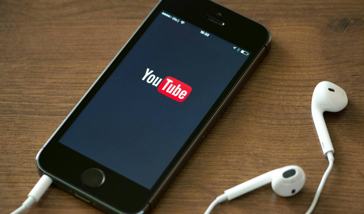 
                                 ¿Cómo escuchar música de YouTube  aunque tu celular no tenga conexión a internet? 
                            