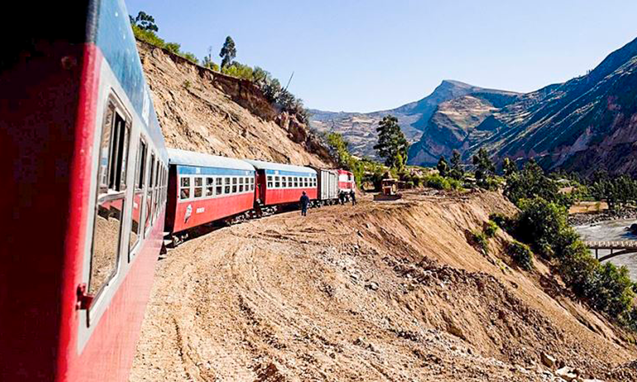 
                                 Conoce el ferrocarril de Perú entre los más altos del mundo: operará por 25 años y unirá Huancayo-Huancavelica 
                            
