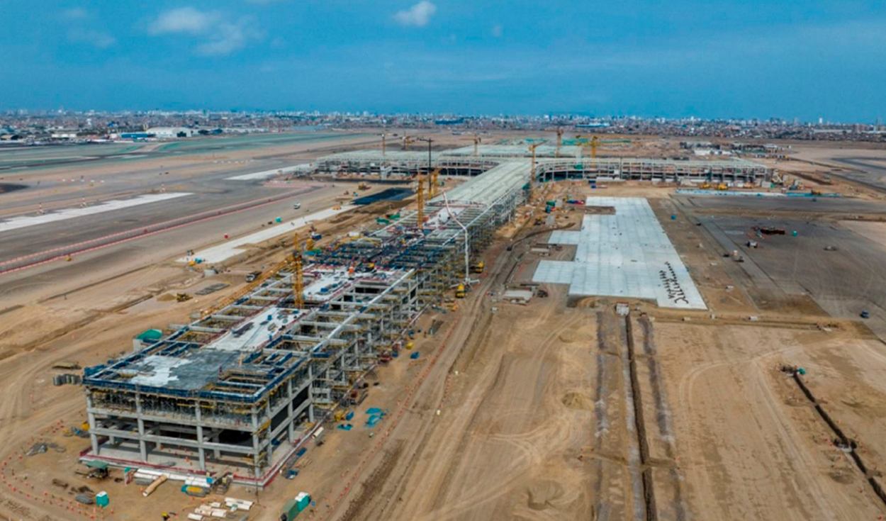 
                                 La nueva ciudad aeropuerto del Perú todavía no tiene vías de acceso a seis meses para su inauguración 
                            
