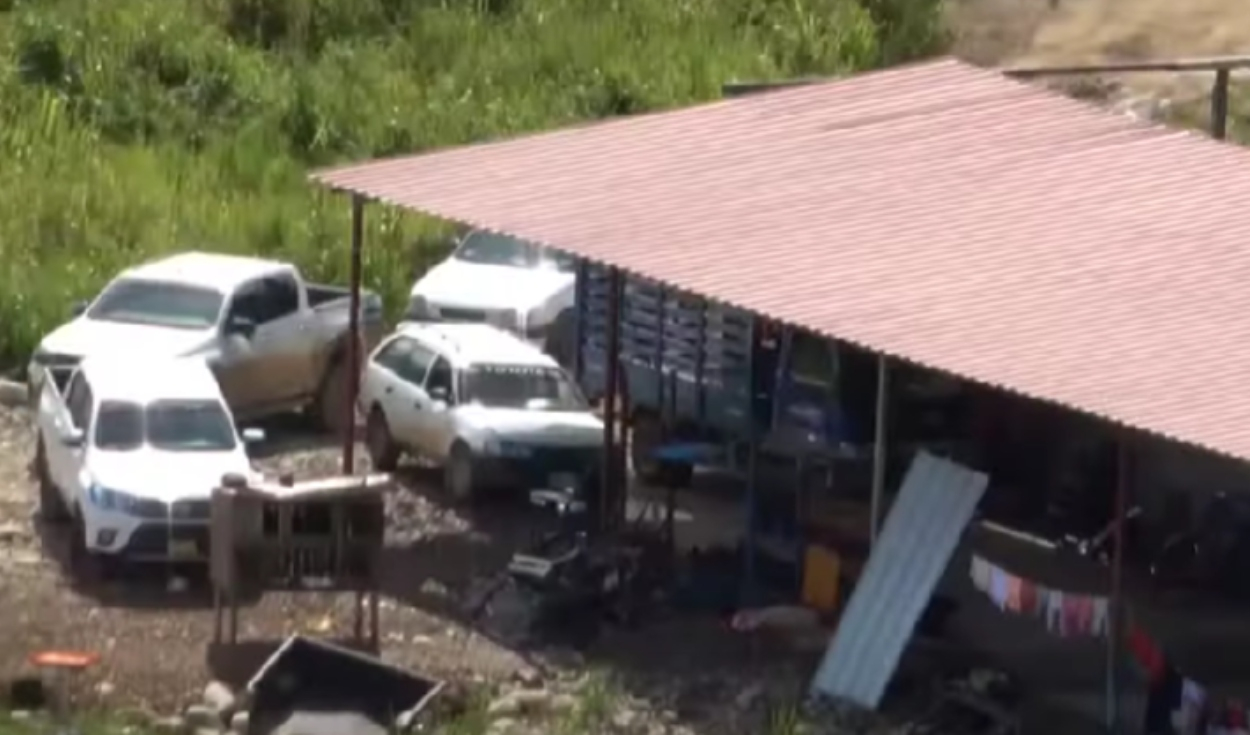 
                                 Organización criminal robaba camionetas en Lima para venderlas a narcotraficantes en la selva 
                            