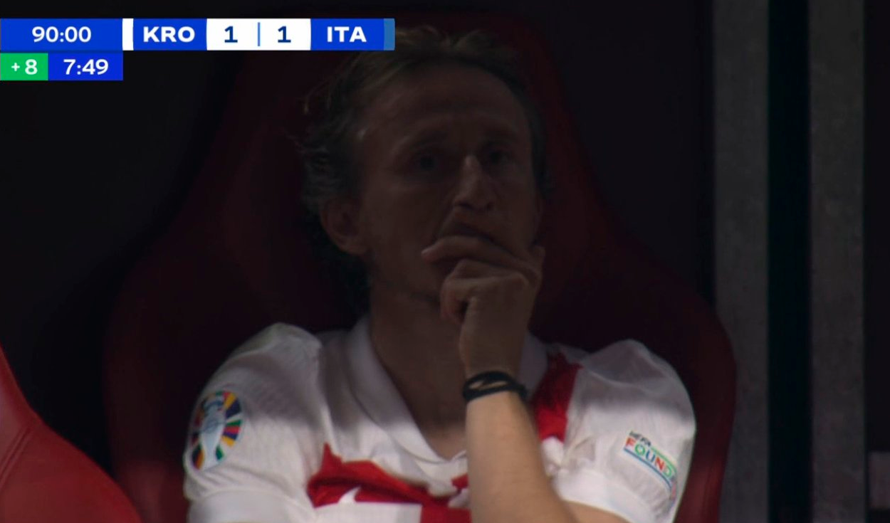 
                                 El desconsolado rostro de Modric: Italia marcó al 98' y eliminó a Croacia de la Eurocopa 2024 
                            
