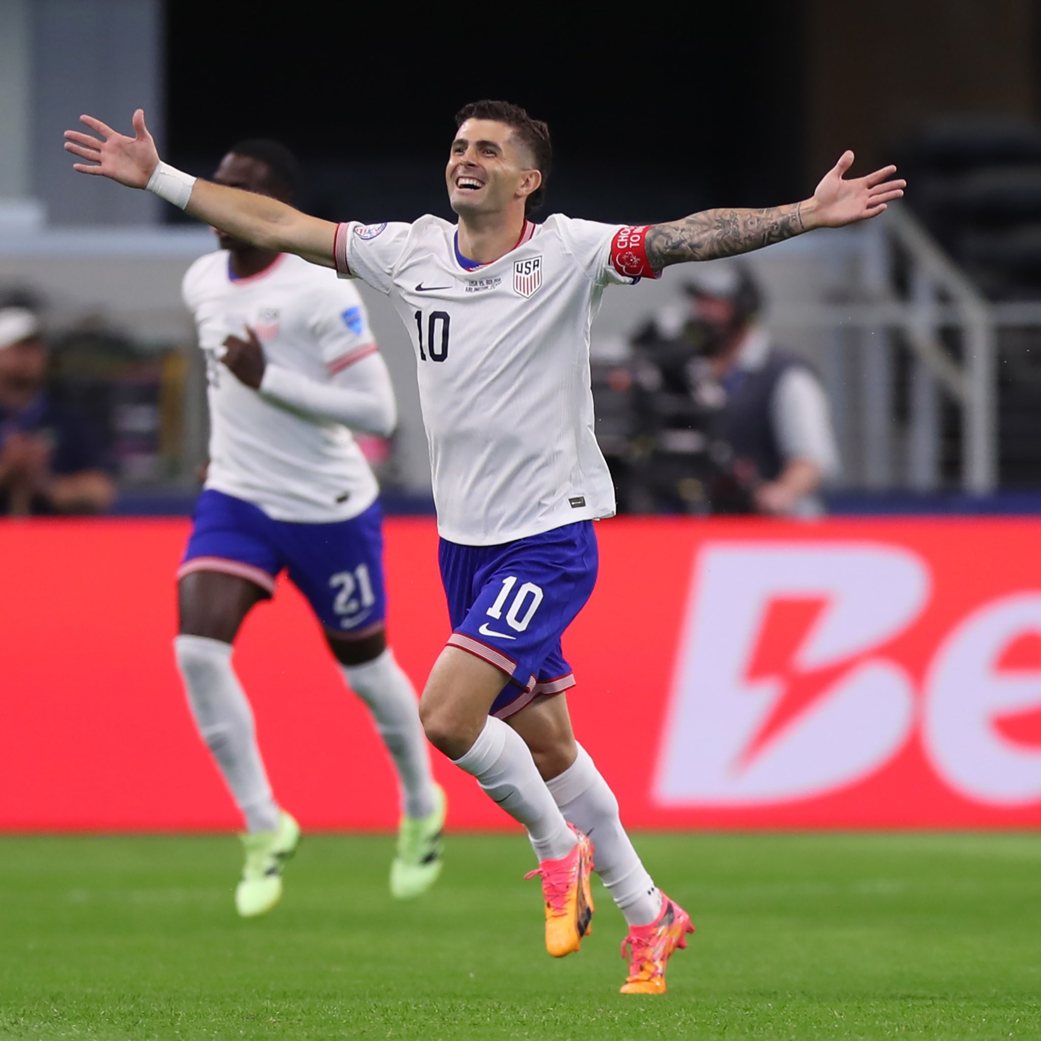 Christian Pulisic aparece junto a Messi y James Rodríguez en el equipo ideal de la primera fecha de la Copa América 2024
