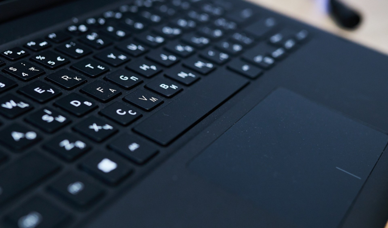 
                                 ¿Cuáles son los trucos del touchpad de tu laptop?: No solo sirve para mover el cursor, también para esto 
                            