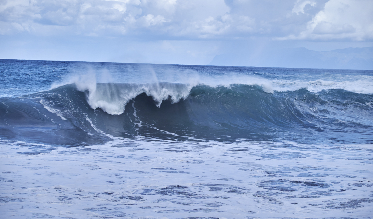 
                                 La explicación de por qué el océano Pacífico es 20 centímetros más alto que el Atlántico 
                            