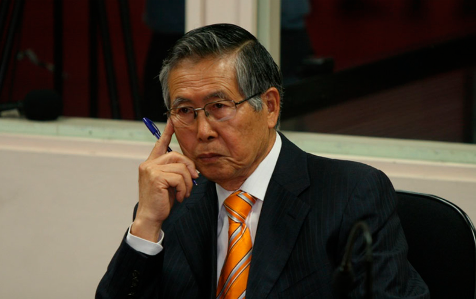 
                                 Aprueban dictamen para que personas de 80 años cumplan responsabilidad restringida y beneficiaría a Fujimori 
                            