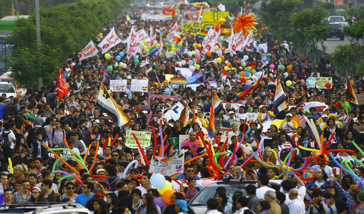 
                                 El origen de la Marcha del Orgullo en el Perú 
                            