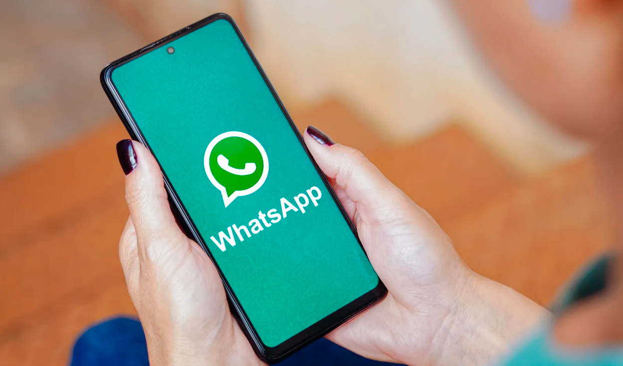 
                                 ¿Qué ocurre si mantienes presionado el ícono de WhatsApp que está en la pantalla de tu teléfono? 
                            