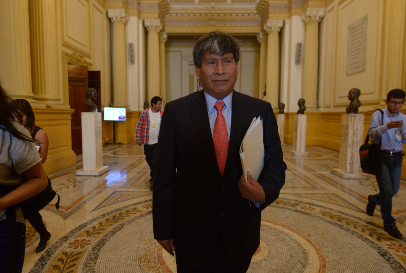 
                                 Wilfredo Oscorima se une a Alianza para el Progreso de cara a las elecciones 2026 
                            