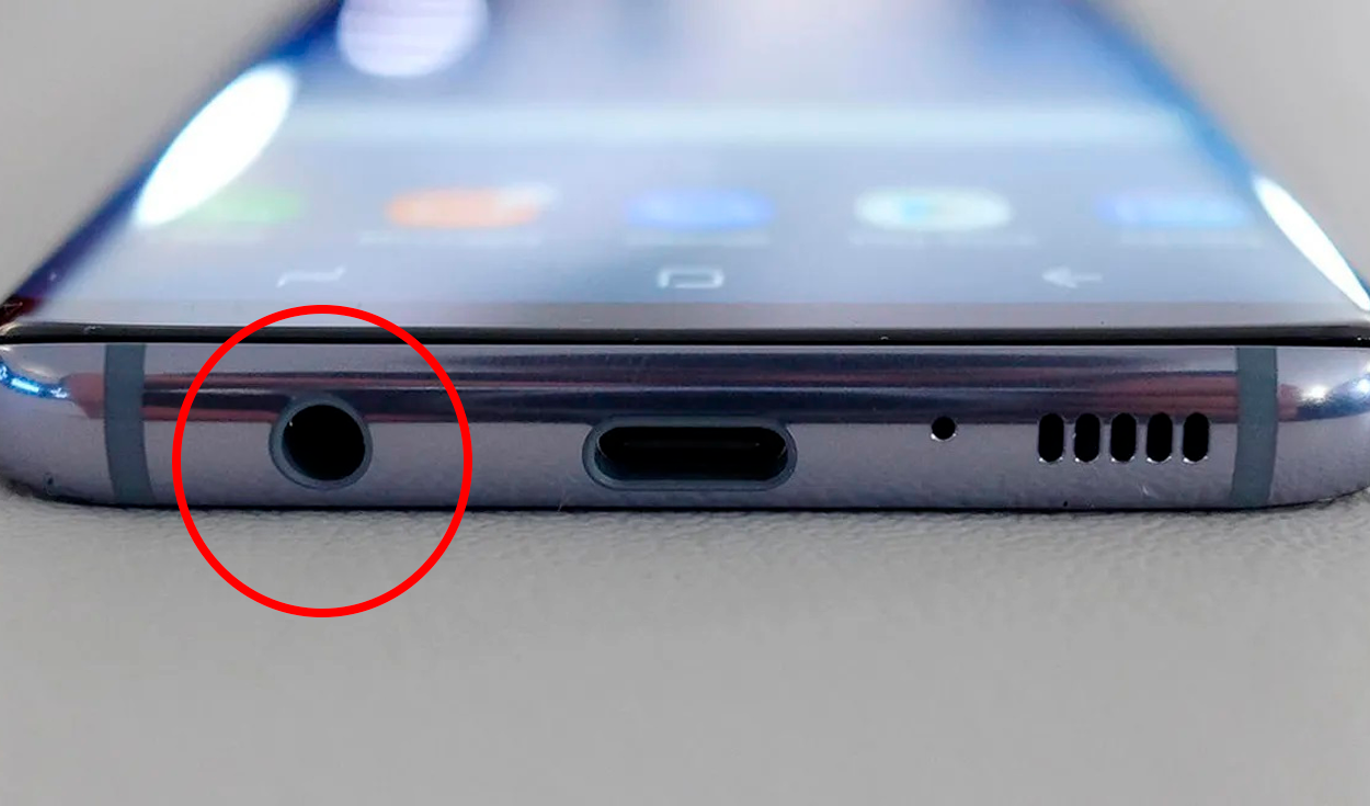 
                                 ¿Qué hacer si quieres usar un audífono de cable compatible con mini jack, pero tu teléfono solo permite USB-C? 
                            