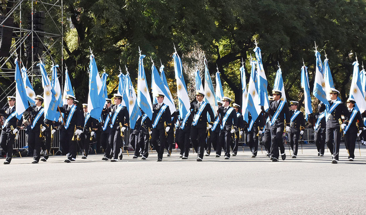 
                                 Desfile militar del 9 de julio en Argentina: horarios, recorrido y calles cerradas el Día de la Independencia 
                            
