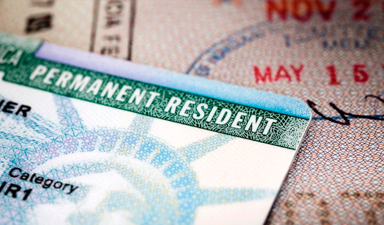 
                                 No te entregarán la Green Card para Estados Unidos si mientes en alguno de estos 4 aspectos 
                            