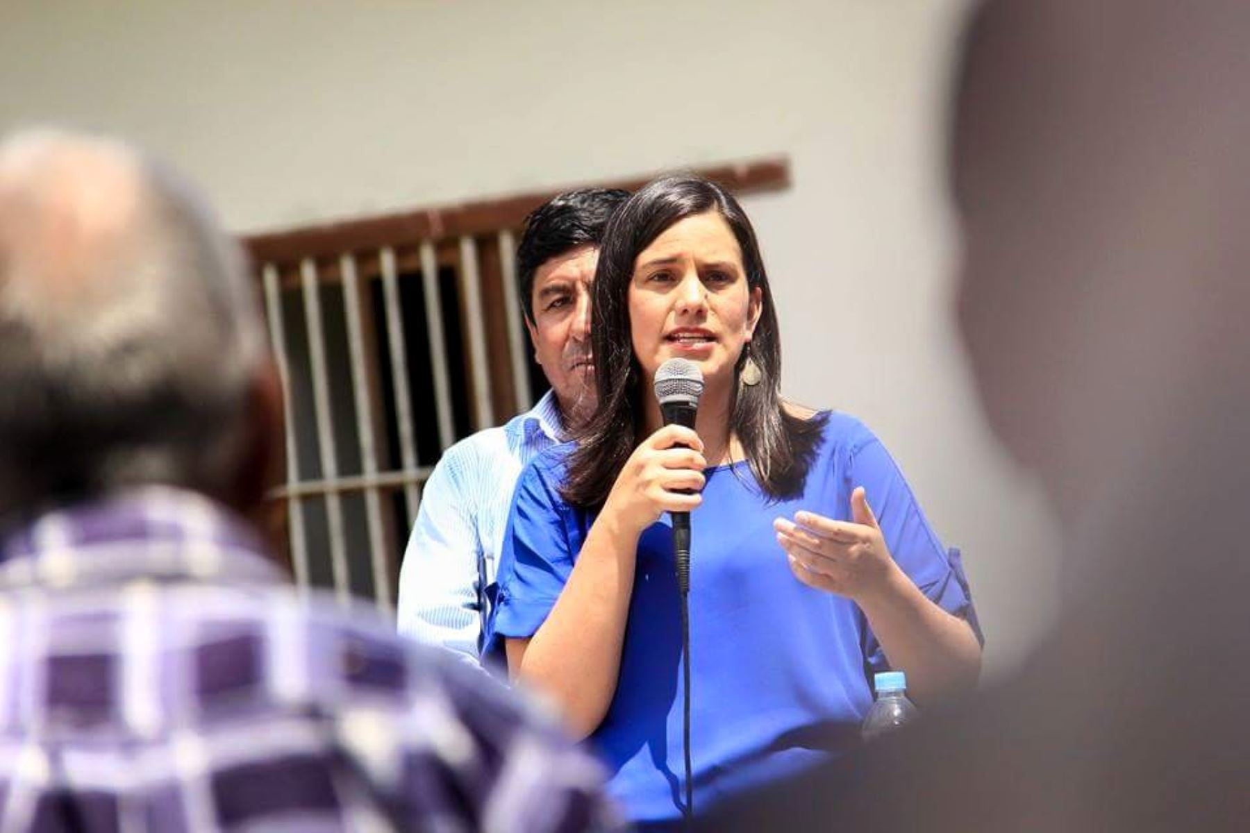 
                                 Verónika Mendoza pide insurgencia ciudadana: “Nadie debe obediencia a un gobierno usurpador” 
                            
