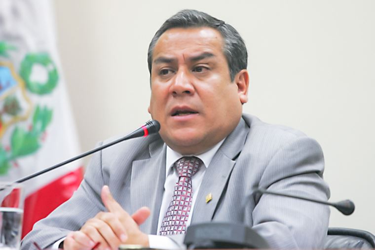 
                                 Gustavo Adrianzén insiste en que Perú podría salirse de la Corte IDH: “No veo por qué no” 
                            