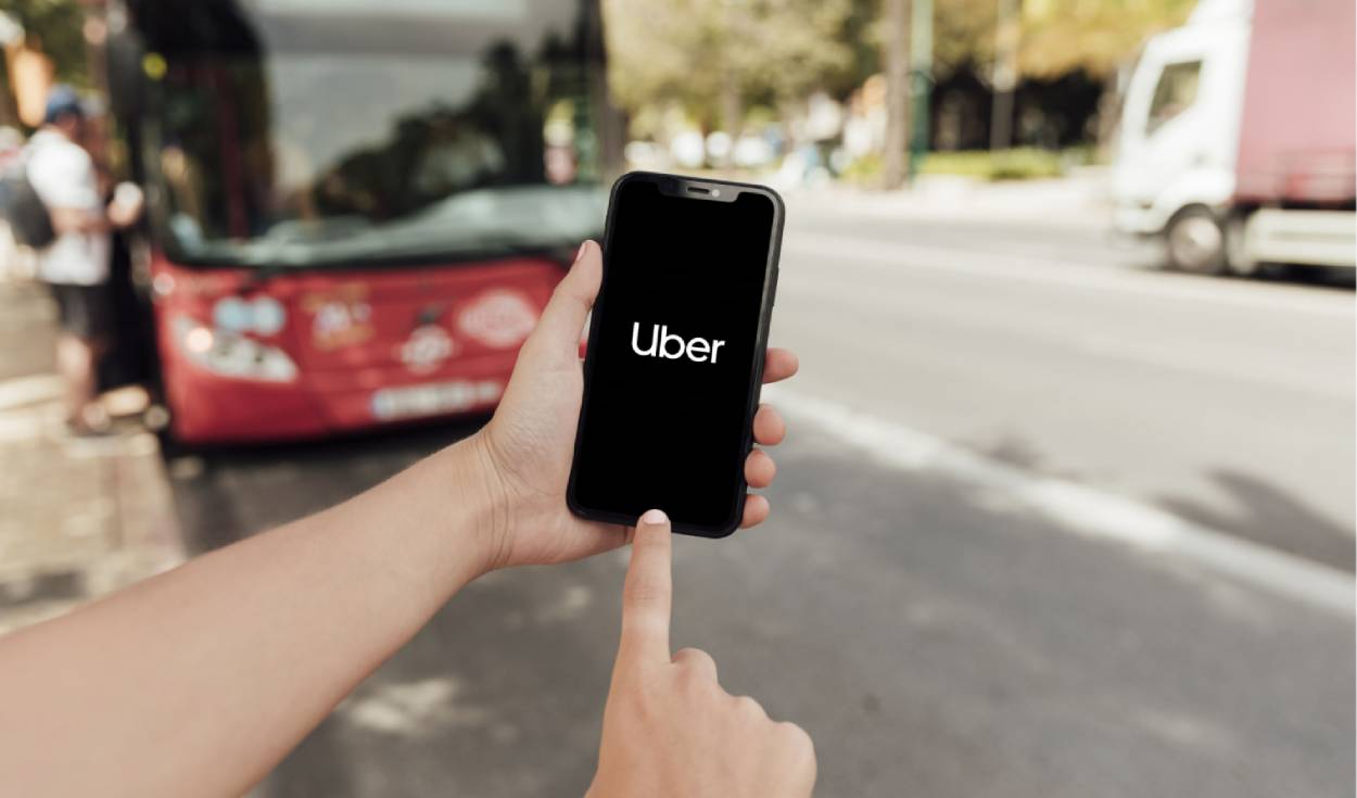 
                                 ¿Cómo cancelar un taxi de Uber que no se mueve o se aleja de tu ubicacón, sin que debas pagar la multa? 
                            