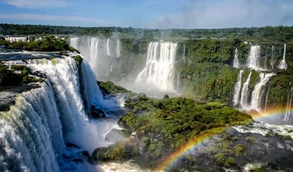 
                                 Este país de Sudamérica brilla con tres atracciones turísticas que figuran entre las mejores 100 del mundo 
                            